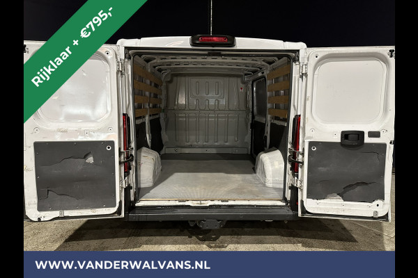 Peugeot Boxer 2.2 BlueHDi 120pk L1H1 RIJKAAR Euro6 Airco | Camera | Navigatie | Cruisecontrol Sidebars, Parkeersensoren, Bijrijdersbank, 2500kg trekvermogen