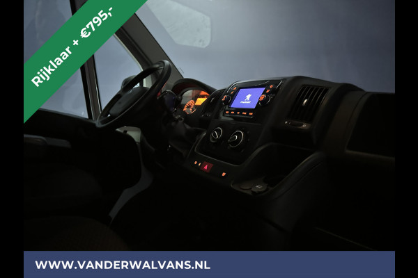 Peugeot Boxer 2.2 BlueHDi 120pk L1H1 RIJKAAR Euro6 Airco | Camera | Navigatie | Cruisecontrol Sidebars, Parkeersensoren, Bijrijdersbank, 2500kg trekvermogen