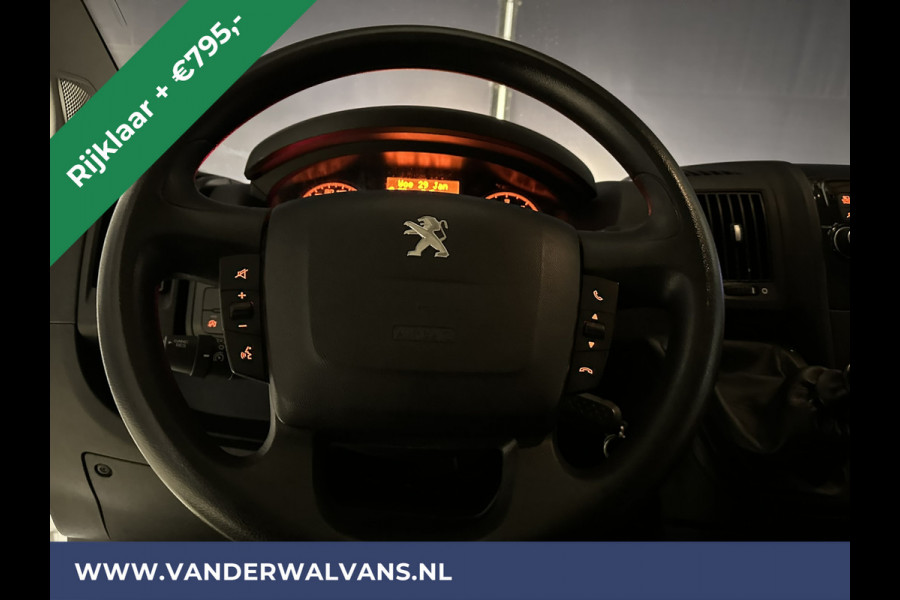 Peugeot Boxer 2.2 BlueHDi 120pk L1H1 RIJKAAR Euro6 Airco | Camera | Navigatie | Cruisecontrol Sidebars, Parkeersensoren, Bijrijdersbank, 2500kg trekvermogen