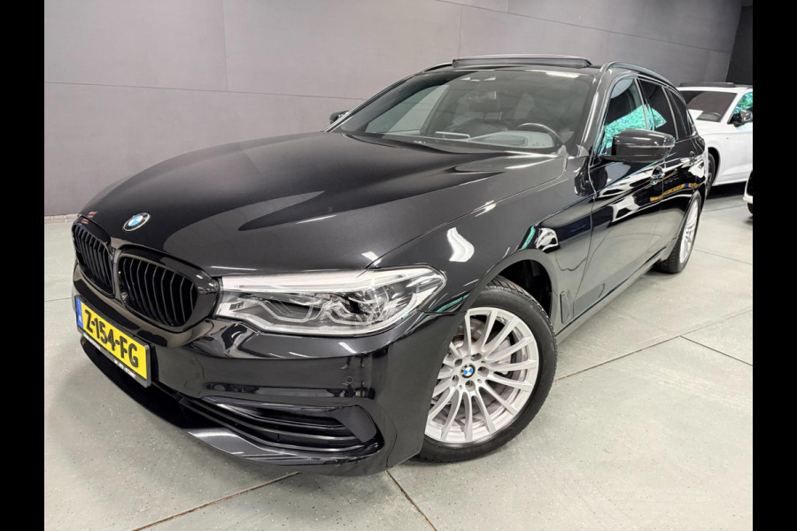 BMW 5 Serie Touring 520i High Executive PANO/LEDER/H-UP/DAB/CARPLAY/SFEERVERL///