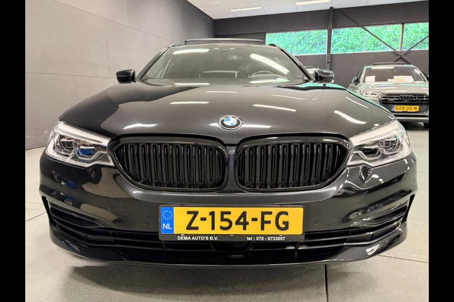 BMW 5 Serie Touring 520i High Executive PANO/LEDER/H-UP/DAB/CARPLAY/SFEERVERL///