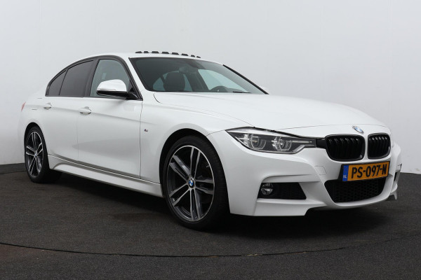 BMW 3-serie 320i Corporate Lease Executive M-SPORT (NL-auto, Dealer OnderH, Panorama, Carplay, Navi Pro, PDC, Climate Con, Etc)