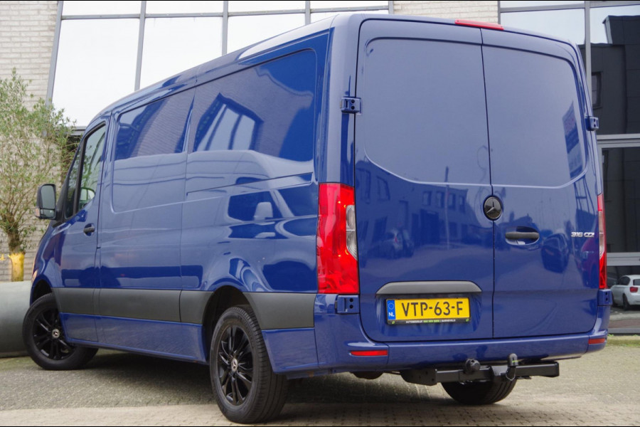 Mercedes-Benz Sprinter 316 2.2 CDI L2H1 TREKHAAK, MBUX 10,25'', CRUISE, STOELVERWARMING, CLIMA, NAVI, DUBBELE CABINE LEVERBAAR