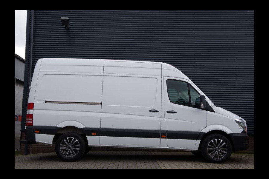 Mercedes-Benz Sprinter 319 3.0 CDI V6 AUT. XENON, NAVI, CRUISE, AIRCO, STANDKACHEL, STOELVERWARMING, PARKEERSENSOREN, TREKHAAK