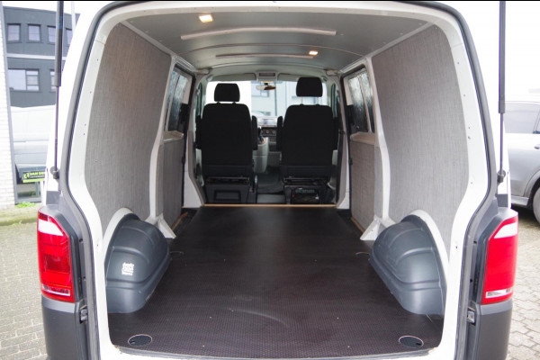 Volkswagen Transporter 2.0 TDI L2 4Motion 204PK AUT. 2X SCHUIFDEUR, TREKHAAK, CAMERA, NAVI, CRUISE, AIRCO, STOELVERWARMING