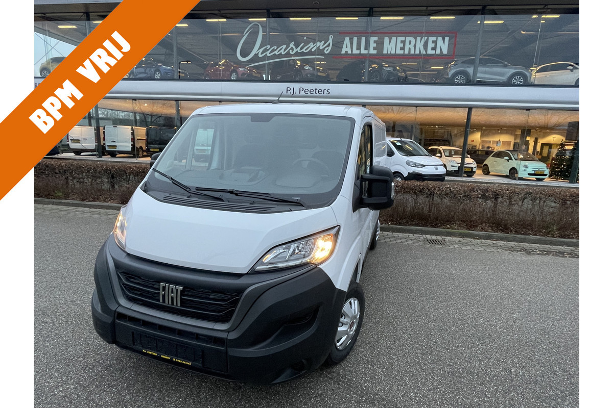 Fiat Ducato 30 2.2 MultiJet L1H1 uit voorraad leverbaar - PDC - achteruitrij camera - trekhaak - parkeersensoren achter - cruise control - Climate control - navigatie - Bluetooth - Radio - 3 zitplaatsen voor - Tussenschot volledig - zijschuifdeur rechts