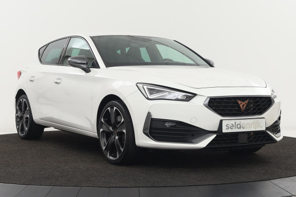 CUPRA Leon 1.4 e-Hybrid VZ | 245pk | Adaptive cruise | Stoelverwarming | Sfeerverlichting | Full LED | Keyless | Navigatie | PDC | Climate control | PHEV