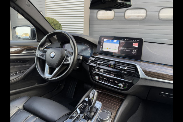 BMW 5 Serie Touring 530e High Executive | Panoramadak | TV Schermen Achter | Elektrische Trekhaak | Elektrische Achterklep | DAB |