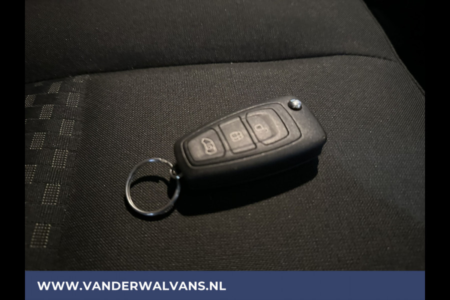 Ford Transit 2.0 TDCI L2H2 Euro6 Airco | Cruisecontrol | 2450kg Trekhaak | Verwarmde voorruit | Parkeersensoren Bijrijdersbank