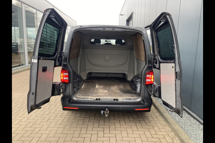 Volkswagen Transporter 2.0 TDi 150pk EURO6 L2H1 DC Dubbele Cabine NAVI/AIRCO/PDC/TREKHAAK