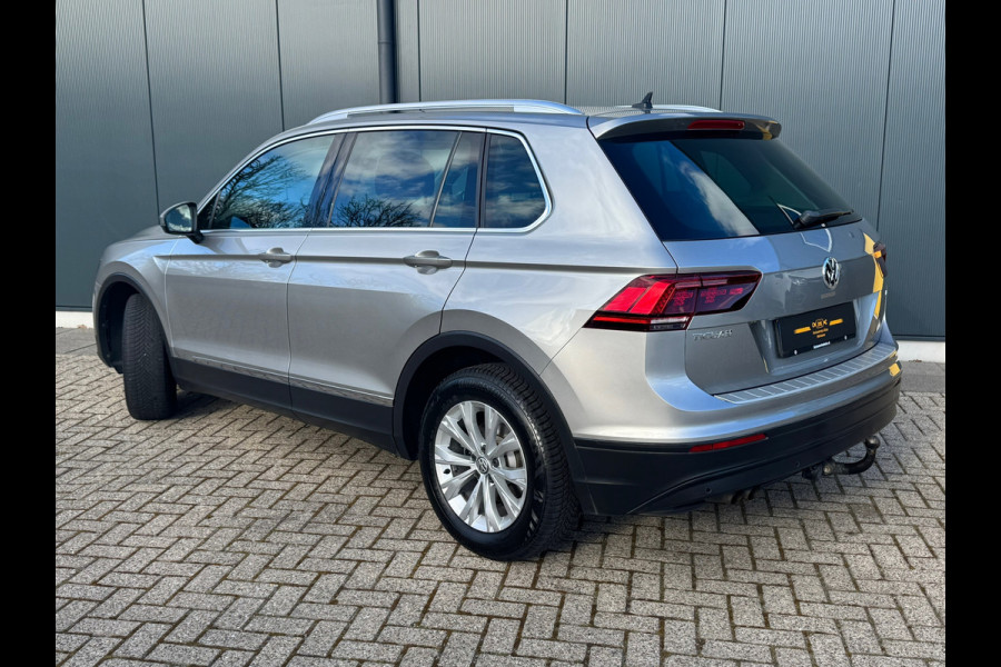 Volkswagen Tiguan 1.4 TSI ACT Connected Series * Cruise * Trekhaak * AppleCarPlay * Visueel cockpit *