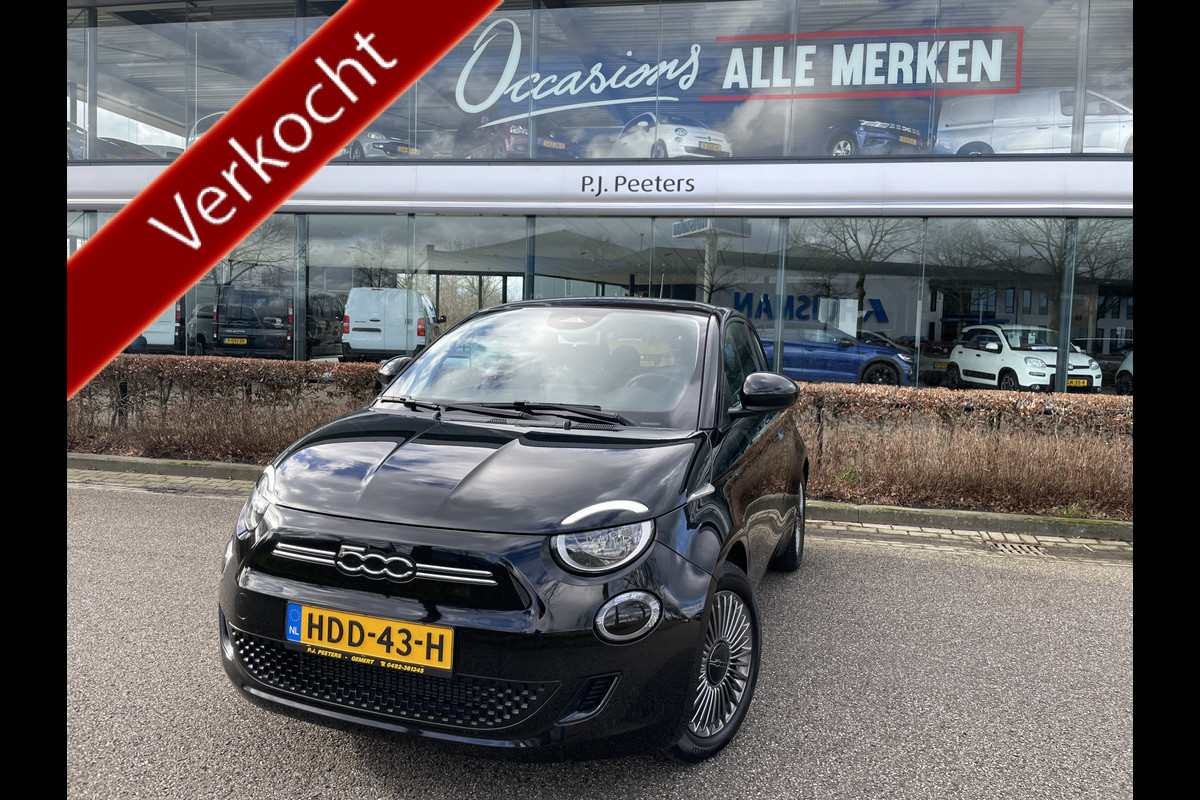 Fiat 500 Icon 42 kWh Clim. control - Cruise control - Panoramadak - Multifunctioneel Lederen stuurwiel - Licht metalen velgen - Navigatie - Ramen Electr. Voor - Bluetooth - Apple carplay - Android auto - Parkeer