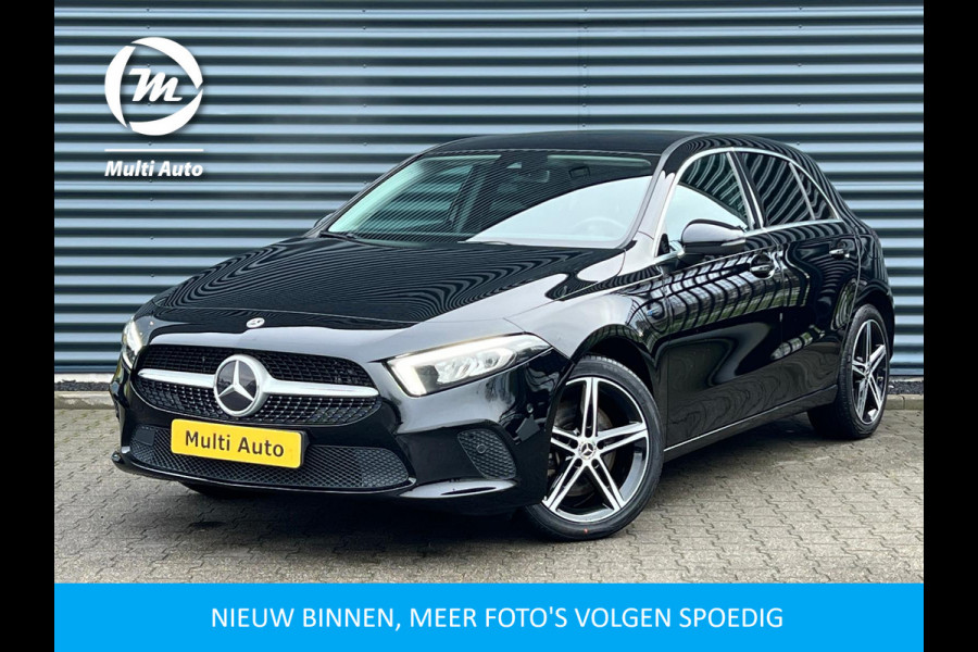 Mercedes-Benz A-Klasse 250 e Plug-in Hybrid 218pk PHEV | Widescreen | Camera | Carplay | Sfeerverlichting | Stoelverwarming |