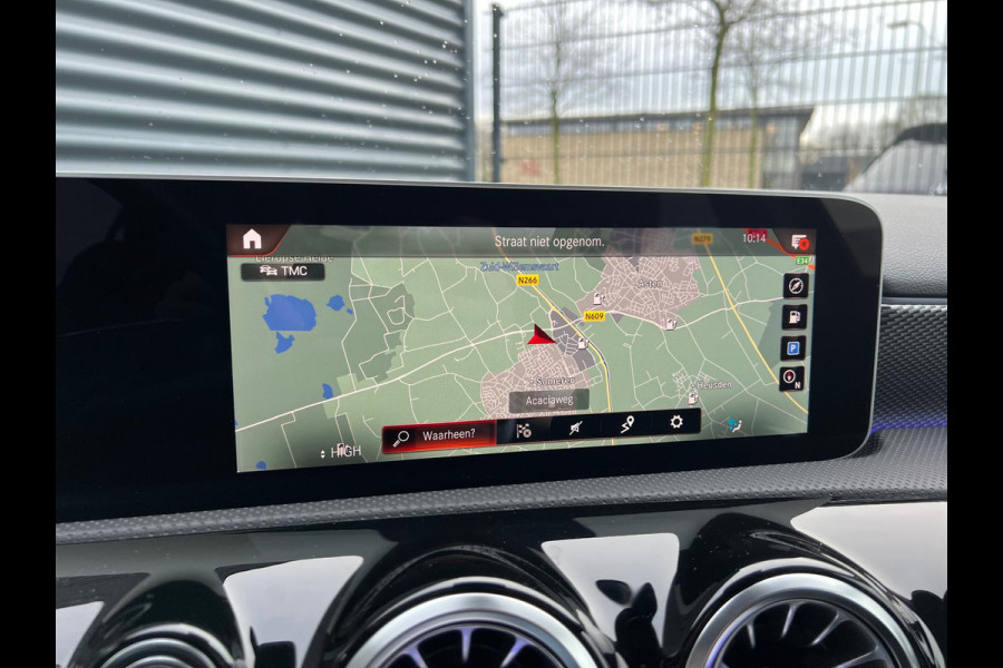 Mercedes-Benz A-Klasse 250 e Plug-in Hybrid 218pk PHEV | Widescreen | Camera | Carplay | Sfeerverlichting | Stoelverwarming |