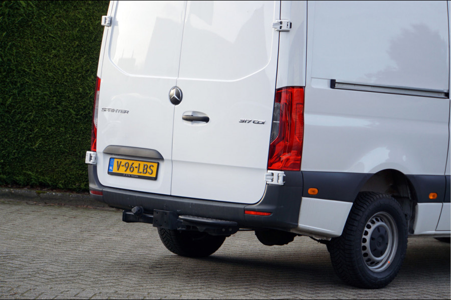 Mercedes-Benz Sprinter Sprinter 317 1.9 CDI L2H2 RWD BPM vrij | 2800 kg Trekhaak | Camera Stoelverwarming