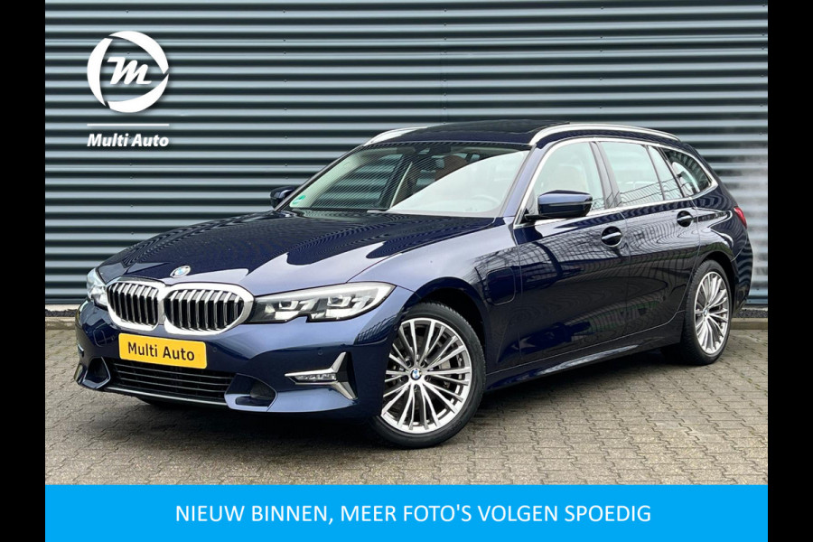 BMW 3 Serie Touring 330e Luxury Line Plug-in Hybrid PHEV | Trekhaak af Fabriek | Panodak | Adaptive Onderstel | Carplay | Sfeerverlichting |