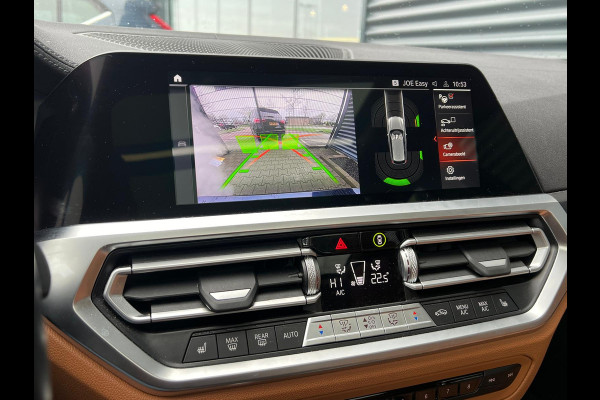 BMW 3 Serie Touring 330e Luxury Line Plug-in Hybrid PHEV | Trekhaak af Fabriek | Panodak | Adaptive Onderstel | Carplay | Sfeerverlichting |