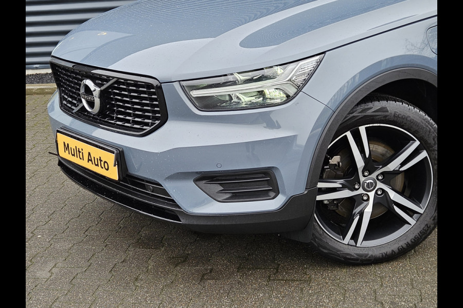 Volvo XC40 T5 Recharge R-Design Plug In Hybrid 261pk Dealer O.H PHEV | Panodak | Trekhaak af Fabriek | Adaptive Cruise |  Alcantara Sportstoelen Memory | Harman Kardon | Keyless | Apple Carplay | Pilot Assist |