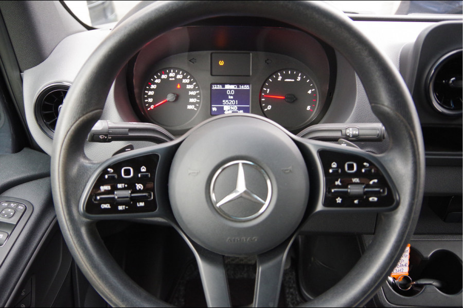Mercedes-Benz Sprinter 319 3.0 CDI V6 L3H2 AUT-7, LEDER, 3.5T TREKHAAK, CRUISE, MBUX, CAMERA, STANDKACHEL, CLIMA, APPLE CARPLAY/ANDROID AUTO, PARKEERSE