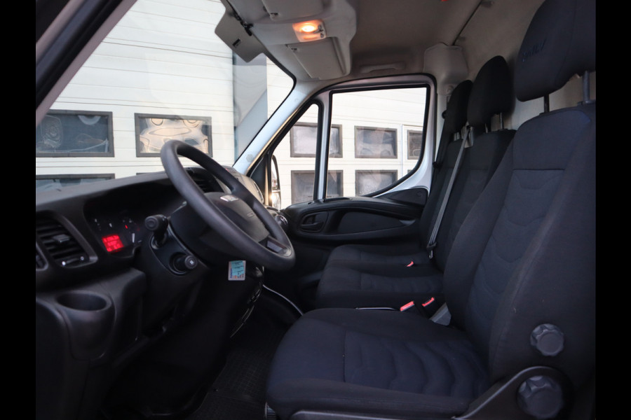 Iveco Daily 35S14 2.3 136 pk Euro 6 - L1H1 - 3,5t kg Trekhaak - Apple Carplay - Camera