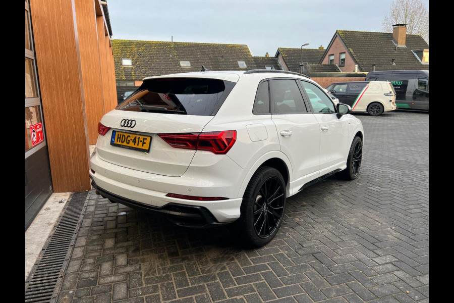 Audi Q3 45 TFSI e S edition | Plug-in Hybride | S-Line | Camera | Cruise Control | Black optiek |