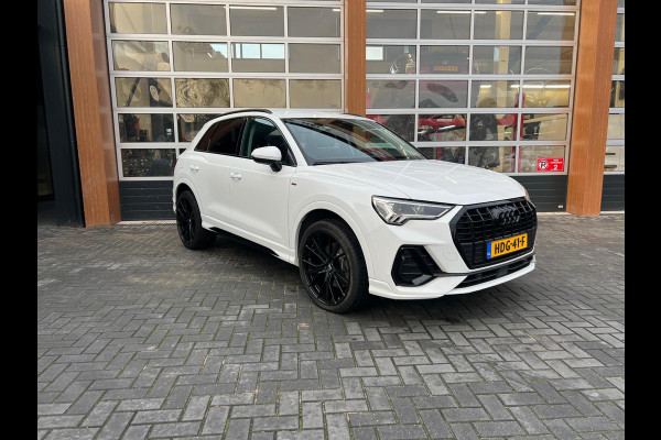 Audi Q3 45 TFSI e S edition | Plug-in Hybride | S-Line | Camera | Cruise Control | Black optiek |