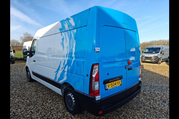 Renault Master T35 2.3 dCi L2H2 AUTOMAAT , 170 PK , airco , cruise , Apk feb. 2026 , werkplaatsinrichting.