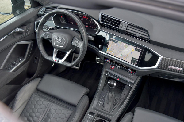 Audi RS Q3 Pano, Carbon, 360, RS Seats, ACC, B&O, Keyless, CarPlay, Sfeer, Dodeh, Matrix!