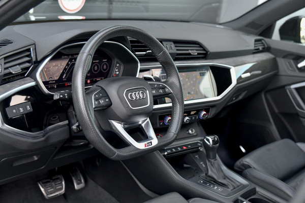 Audi RS Q3 Pano, Carbon, 360, RS Seats, ACC, B&O, Keyless, CarPlay, Sfeer, Dodeh, Matrix!