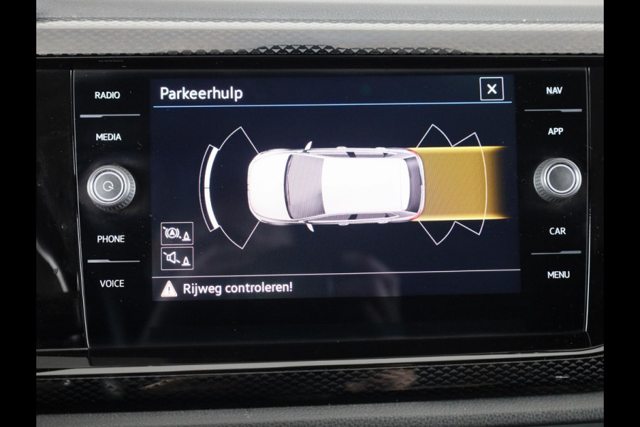 Volkswagen Polo 1.0 TSI Life 95 pk Automaat (DSG) | Navigatie | Parkeersensoren | Stoelverwarming | LED koplampen | Digitaal instrumentenpaneel |