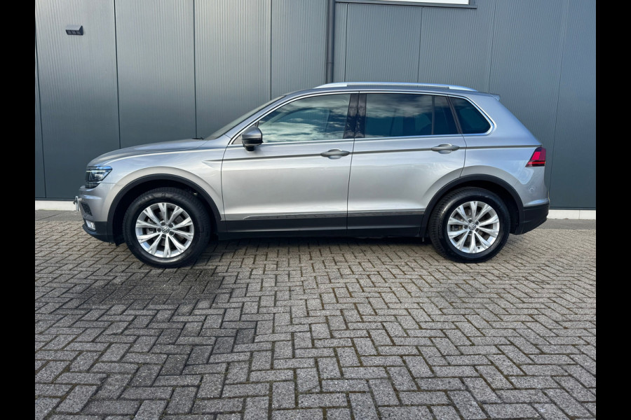 Volkswagen Tiguan 1.4 TSI ACT Connected Series * Cruise * Trekhaak * AppleCarPlay * Visueel cockpit *