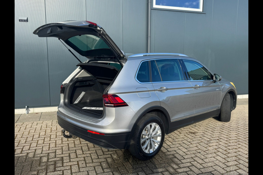 Volkswagen Tiguan 1.4 TSI ACT Connected Series * Cruise * Trekhaak * AppleCarPlay * Visueel cockpit *