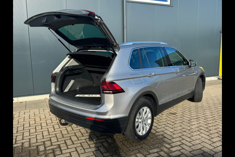 Volkswagen Tiguan 1.4 TSI ACT Connected Series * Cruise * Trekhaak * AppleCarPlay * Visueel cockpit *