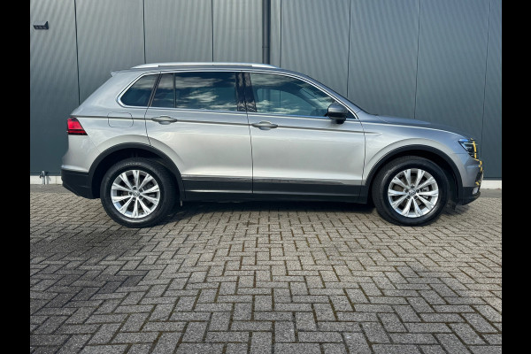 Volkswagen Tiguan 1.4 TSI ACT Connected Series * Cruise * Trekhaak * AppleCarPlay * Visueel cockpit *