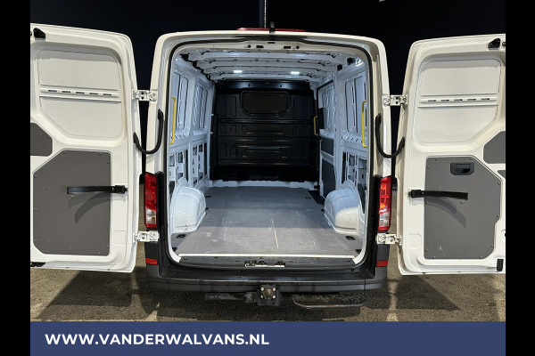 Volkswagen Crafter 2.0 TDI 141pk L3H2 L2H1 Euro6 Airco | Camera | Apple Carplay | Android Auto | 3000kg Trekhaak Bijrijdersbank