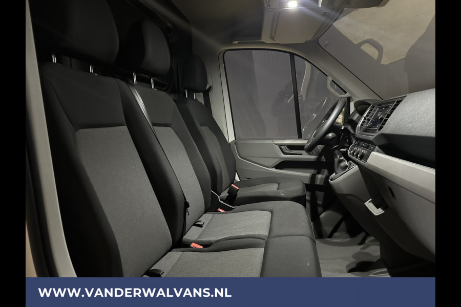 Volkswagen Crafter 2.0 TDI 141pk L3H2 L2H1 Euro6 Airco | Camera | Apple Carplay | Android Auto | 3000kg Trekhaak Bijrijdersbank