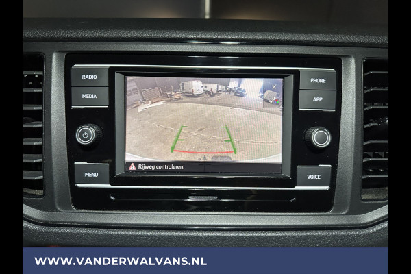 Volkswagen Crafter 2.0 TDI 141pk L3H2 L2H1 Euro6 Airco | Camera | Apple Carplay | Android Auto | 3000kg Trekhaak Bijrijdersbank