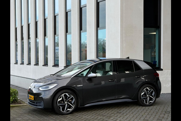 Volkswagen ID.3 First Plus 58 kWh, eerste eigenaar, achteruitrijcamera, nederlandse auto met nationale auto pas, vele opties