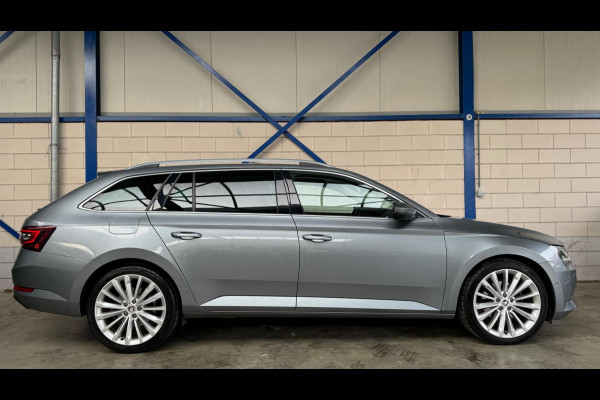 Škoda Superb Combi 1.8 TSI Style AUT|LEDER|ELEK TREKHAAK NETTE AUTO!