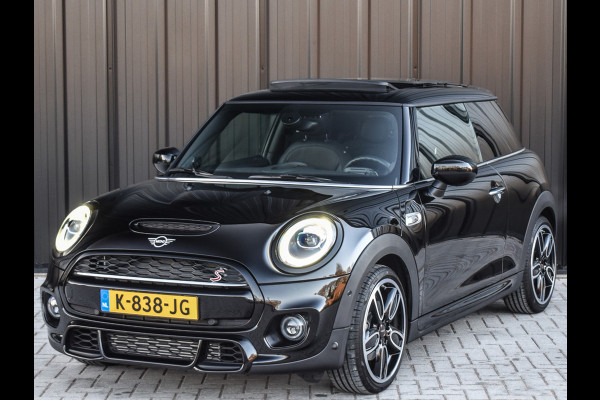 MINI Mini 2.0 COOPER S HAMMERSMITH | NL AUTO | 1e EIGENAAR | 3525KM! | PANORAMADAK | SPORSTOEL | CAMERA | HARMAN/KARDON | AMBIANCE INTERIE