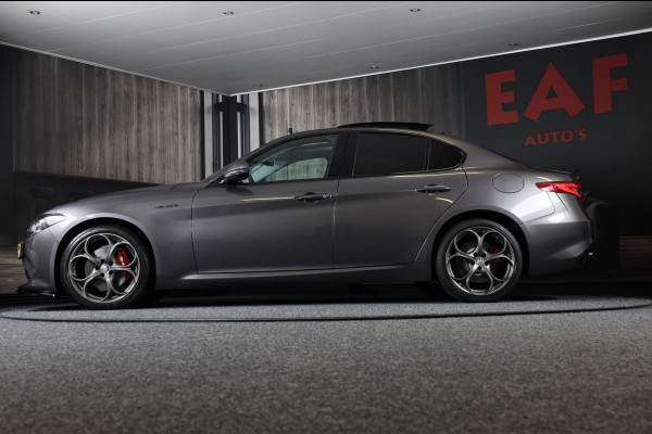 Alfa Romeo Giulia 2.0 T AWD Veloce / 280 PK / AUT / Leder Interieur / HK / Elek Stoelen / Camera / Navi / Ecc / Led / Pdc / 19 In