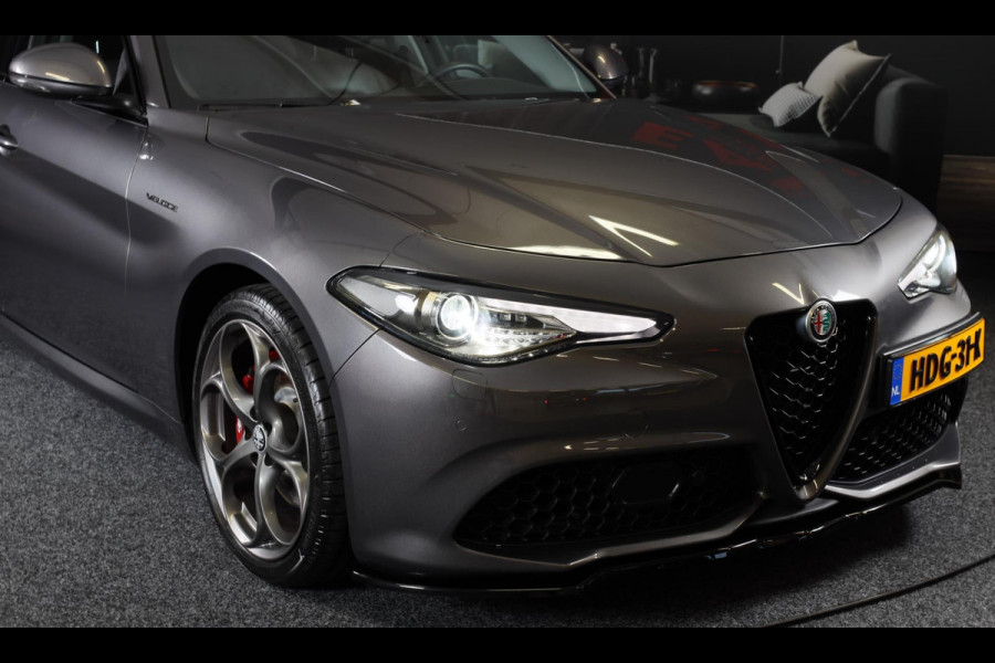 Alfa Romeo Giulia 2.0 T AWD Veloce / 280 PK / AUT / Leder Interieur / HK / Elek Stoelen / Camera / Navi / Ecc / Led / Pdc / 19 In