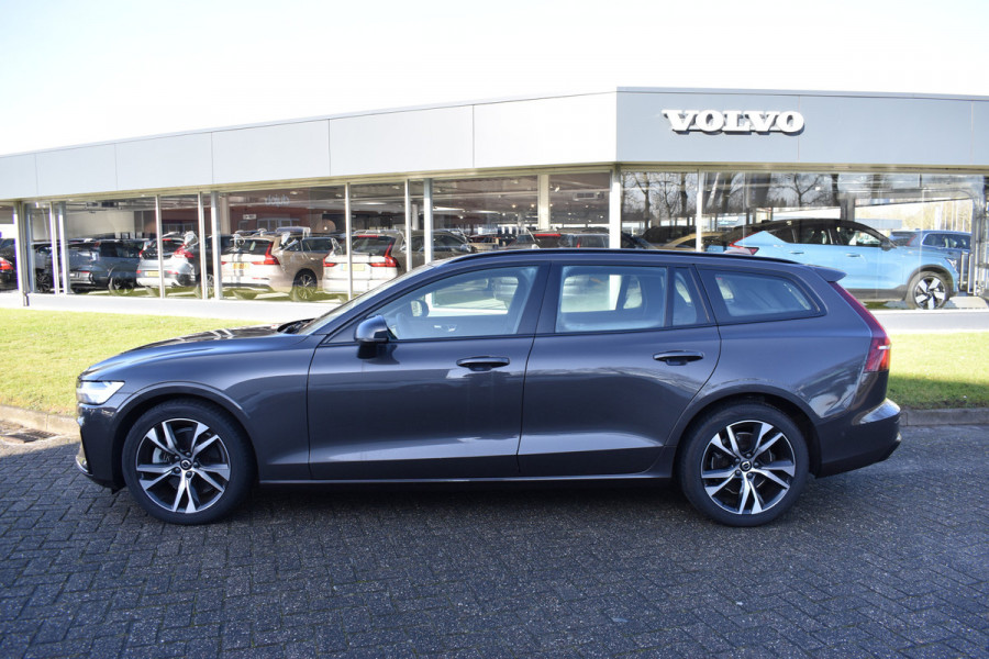 Volvo V60 B3 Plus Dark | Panorama Dak | 360° Camera | Trekhaak