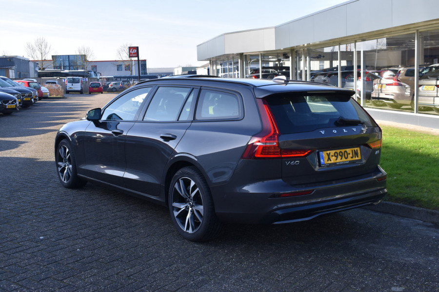 Volvo V60 B3 Plus Dark | Panorama Dak | 360° Camera | Trekhaak