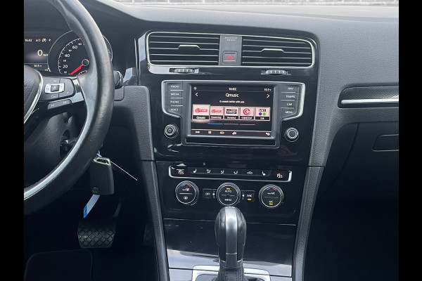 Volkswagen GOLF Variant 1.4 TSI Connected Series R-Line | Trekhaak | Navi | Camera | PDC | Carplay | Cruise