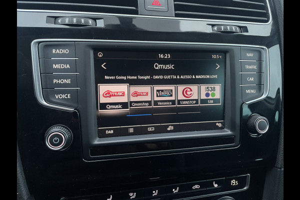 Volkswagen GOLF Variant 1.4 TSI Connected Series R-Line | Trekhaak | Navi | Camera | PDC | Carplay | Cruise