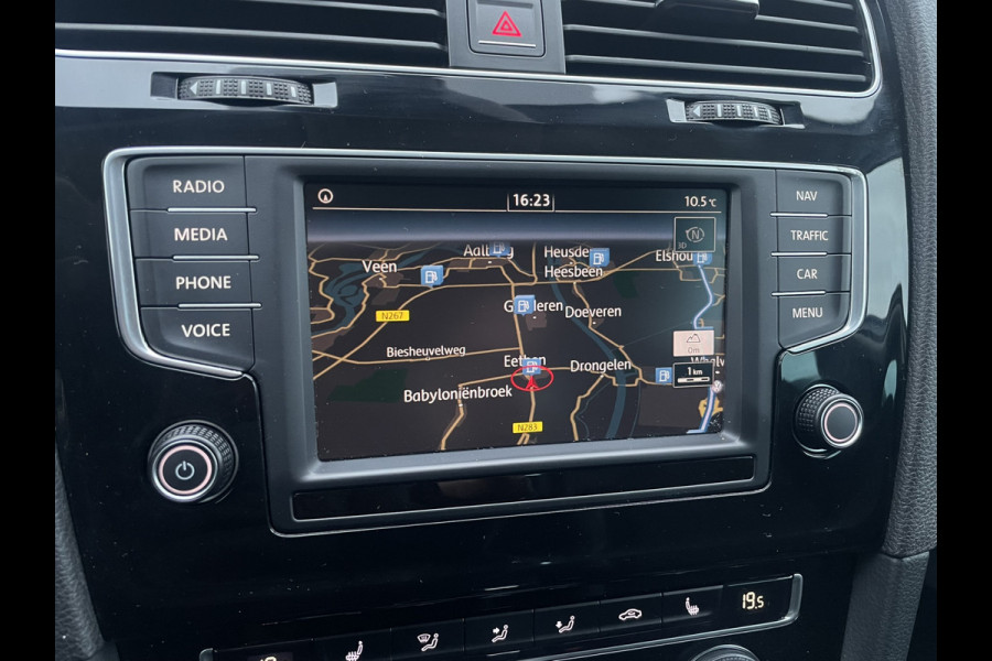 Volkswagen GOLF Variant 1.4 TSI Connected Series R-Line | Trekhaak | Navi | Camera | PDC | Carplay | Cruise