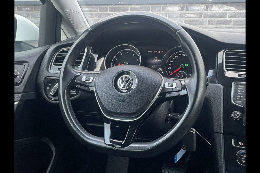 Volkswagen GOLF Variant 1.4 TSI Connected Series R-Line | Trekhaak | Navi | Camera | PDC | Carplay | Cruise