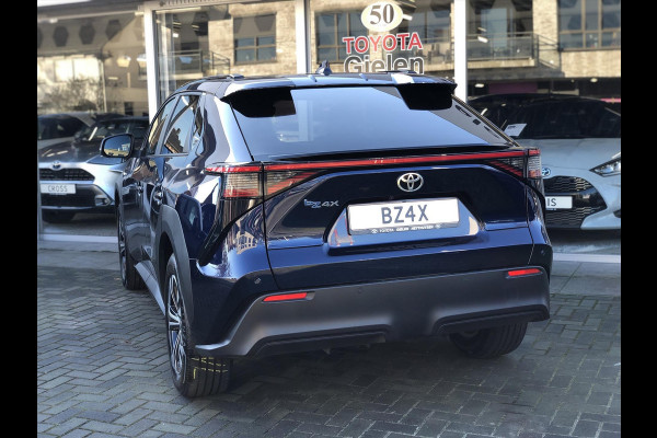 Toyota Bz4x 71,4 kWh 204pk Dynamic | Groot scherm, 360 Camera, Parkeersensoren, Elektrische achterklep, LED, Stoel + Stuurverwarming