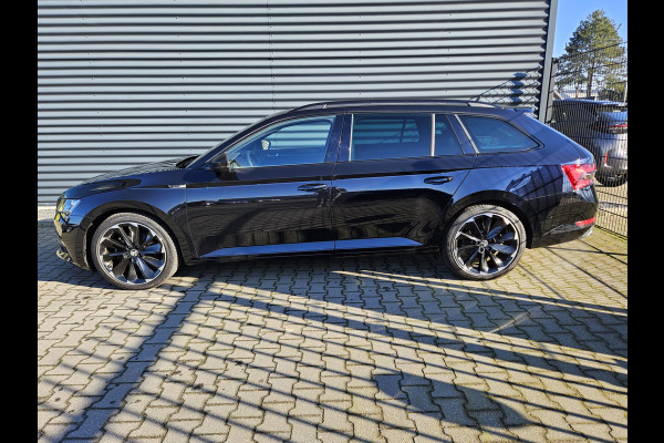 Škoda Superb Combi 1.4 TSI iV Sportline Plug In Hybrid 218pk PHEV | Panodak | Trekhaak af Fabriek | Alcantara Sportstoelen Memory | Adaptive Cruise | Canton Audio | Virtual | 19"L.M |